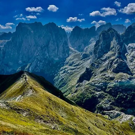 بيت ضيافة Alpini