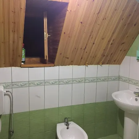 Alpini بيت ضيافة