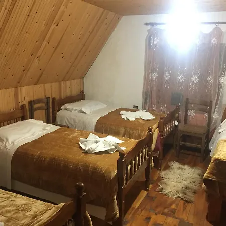 بيت ضيافة Alpini