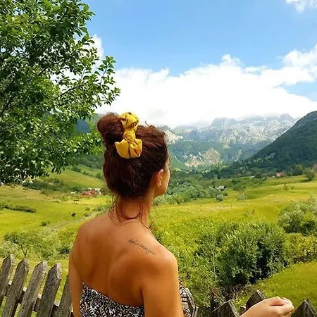 Alpini بيت ضيافة *