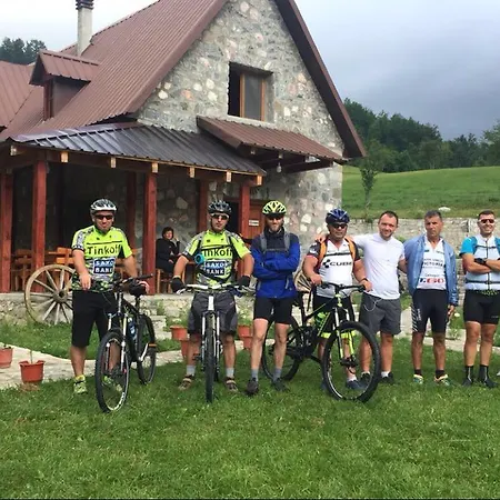 Alpini بيت ضيافة *