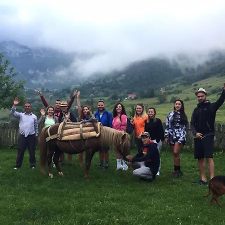 بيت ضيافة Alpini *